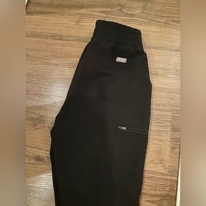 Figs yola high-waisted pants